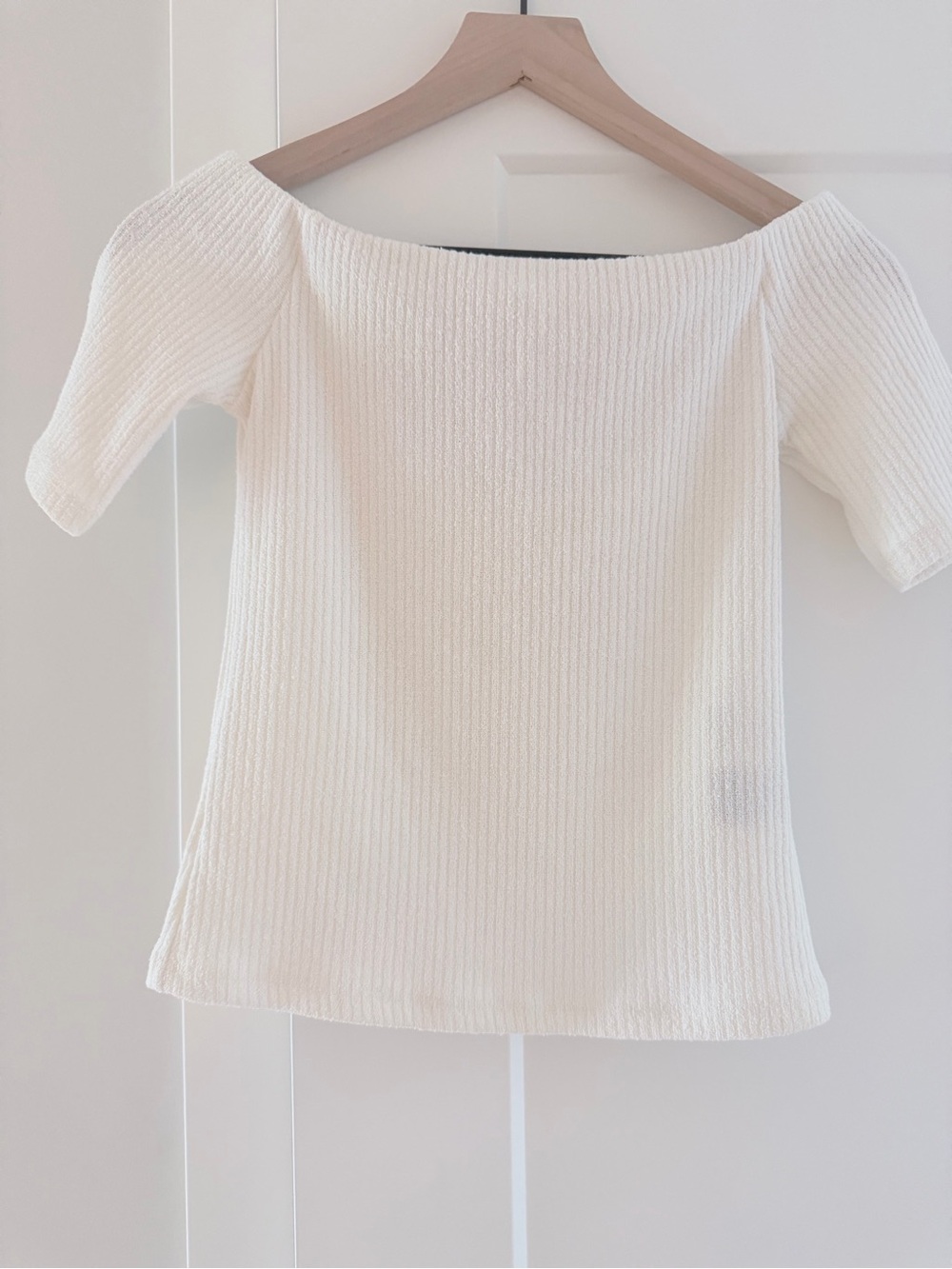 H&M Off-Shoulder Ribbed Crop Top in Cream